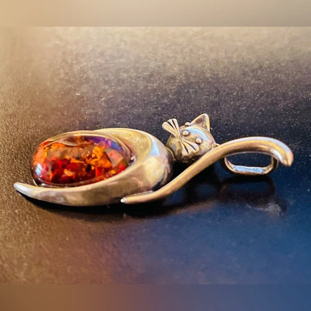 Baltic Amber and Sterling Silver 925 Cat Pendant - Picture 6 of 11